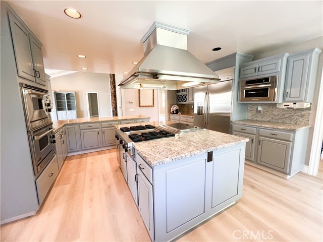 270 W Lemon Avenue, Arcadia CA: https://media.crmls.org/medias/4f8bb0e8-dd52-4de0-a89e-34de8e80b91f.jpg