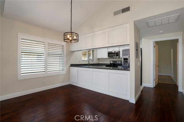 Detail Gallery Image 11 of 27 For 248 Oakleaf, Thousand Oaks,  CA 91360 - 1 Beds | 1 Baths