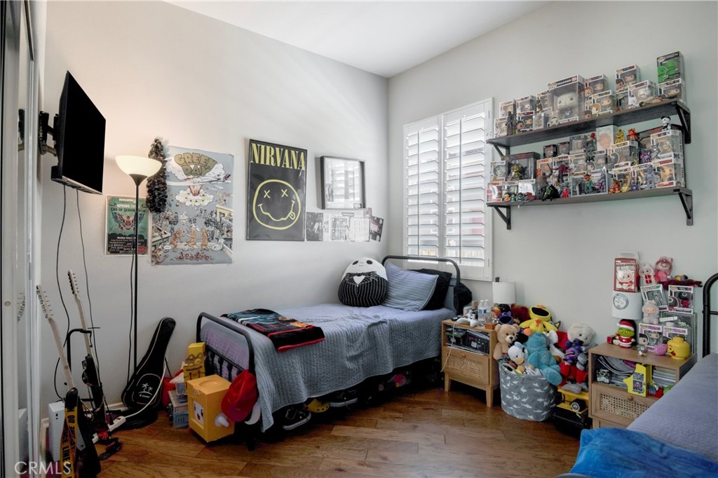https://media.crmls.org/medias/4f8d7553-d721-49f8-bbfd-1769a3ab529a.jpg?preset=X-Large