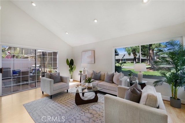 Detail Gallery Image 11 of 60 For 20 Sacramento, Irvine,  CA 92604 - 3 Beds | 2/1 Baths