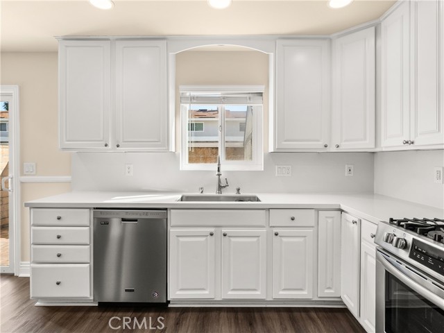 Detail Gallery Image 9 of 46 For 19905 Keswick, Huntington Beach,  CA 92646 - 3 Beds | 2/1 Baths