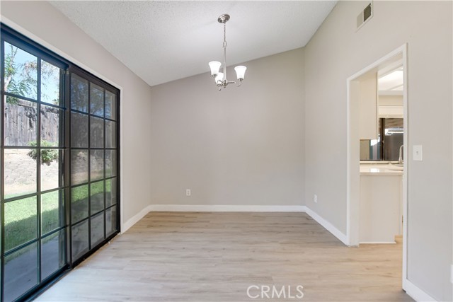 Detail Gallery Image 11 of 44 For 41398 Shadow Mountain Way, Hemet,  CA 92544 - 3 Beds | 2 Baths