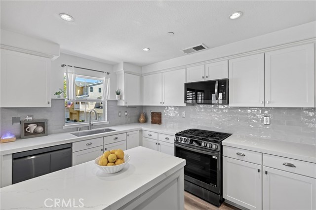 Detail Gallery Image 14 of 41 For 34 Platinum Cir, Ladera Ranch,  CA 92694 - 2 Beds | 2/1 Baths