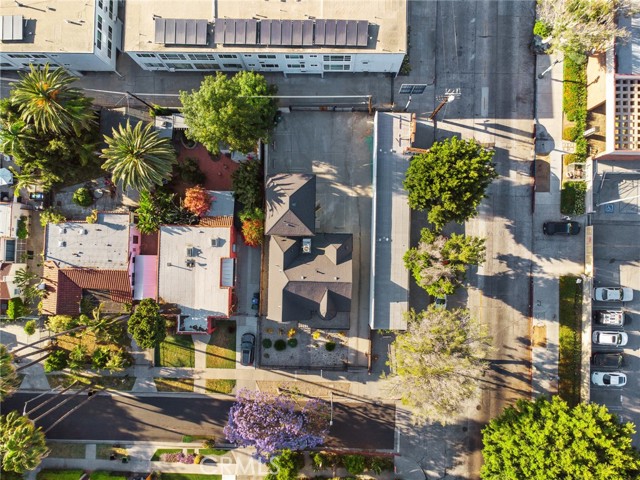6521 Homewood Avenue, Los Angeles CA: https://media.crmls.org/medias/4f8ebabb-c3e8-4f1c-ae19-3195cf347b6a.jpg