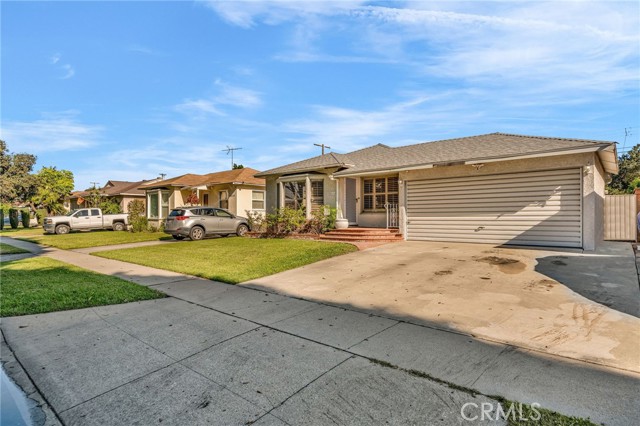 5514 Bellflower Blvd, Lakewood CA: https://media.crmls.org/medias/4f8f4ef6-08df-4977-a8e5-be96178dc032.jpg