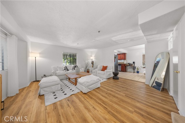 Detail Gallery Image 7 of 29 For 25 Palmetto Dr a,  Alhambra,  CA 91801 - 3 Beds | 2/1 Baths