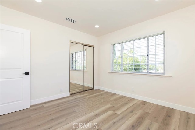 Detail Gallery Image 15 of 28 For 11110 Odell Ave, Sunland,  CA 91040 - 3 Beds | 3 Baths