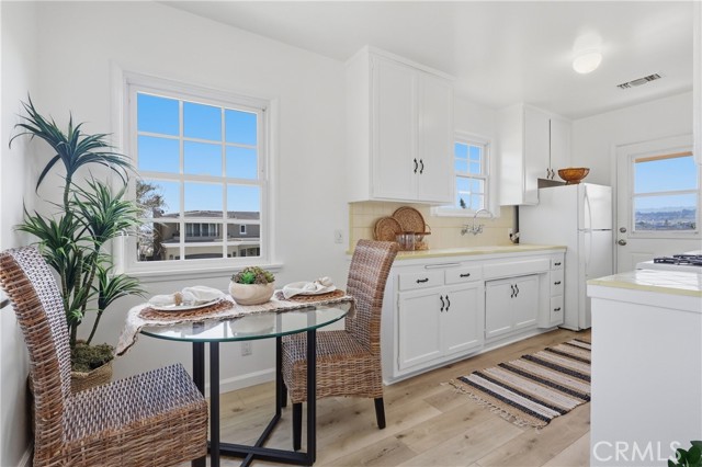 Detail Gallery Image 10 of 37 For 22415 Redbeam Ave, Torrance,  CA 90505 - 3 Beds | 2 Baths