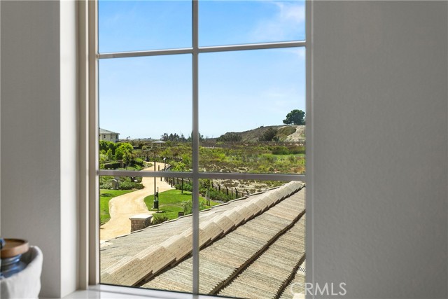 Detail Gallery Image 29 of 52 For 17352 Eucalyptus Ln, Huntington Beach,  CA 92649 - 5 Beds | 5/1 Baths