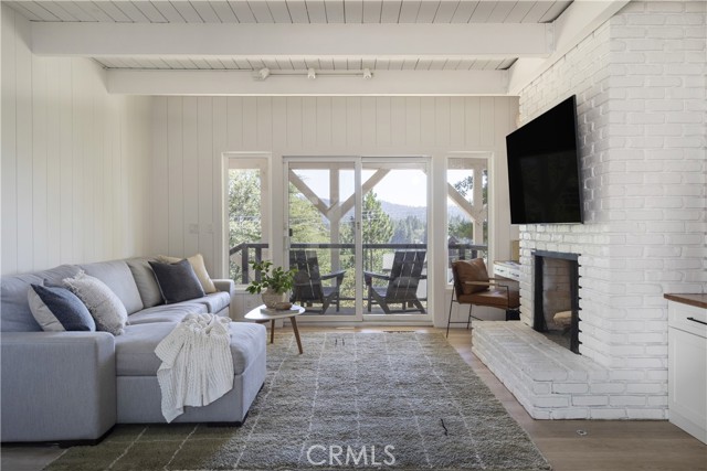 27792 West Shore Road, Lake Arrowhead CA: https://media.crmls.org/medias/4f91df5f-13c1-4abb-aa02-3a8deb566407.jpg