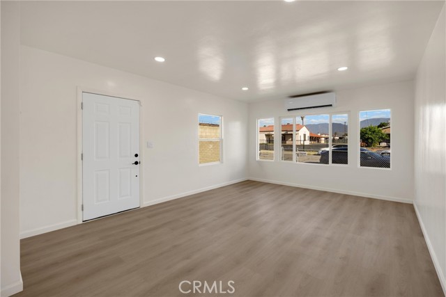 Detail Gallery Image 5 of 33 For 1287 W 8th, San Bernardino,  CA 92411 - 4 Beds | 1 Baths