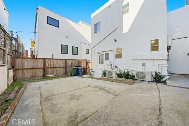 Detail Gallery Image 15 of 17 For 220 39th a,  Manhattan Beach,  CA 90266 - 1 Beds | 1 Baths