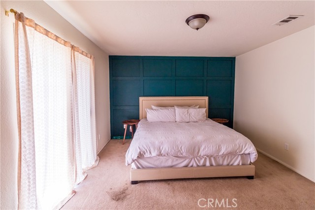 Detail Gallery Image 5 of 15 For 9995 Smoke Tree Rd, Hesperia,  CA 92344 - 3 Beds | 2 Baths