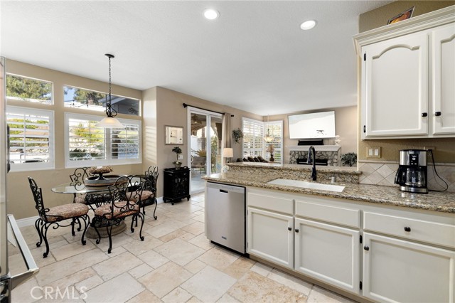 6151 Softwind Place, Rancho Cucamonga CA: https://media.crmls.org/medias/4f937aac-90ef-43d1-bcd9-87b12e867136.jpg