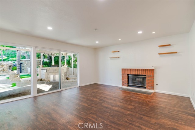 Detail Gallery Image 5 of 27 For 31256 Quail Valley Rd, Castaic,  CA 91384 - 3 Beds | 3 Baths