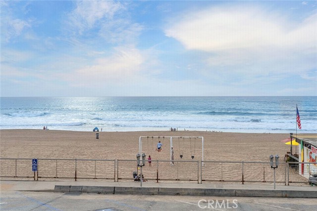 Detail Gallery Image 49 of 50 For 4113 Highland, Manhattan Beach,  CA 90266 - 4 Beds | 3/1 Baths