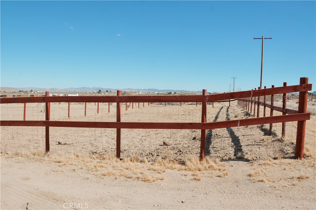 https://media.crmls.org/medias/4f944159-1848-4433-95c9-f6fe016600c9.jpg?preset=X-Large