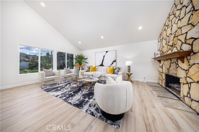 Detail Gallery Image 12 of 59 For 19402 Lemon Hill Dr, North Tustin,  CA 92705 - 4 Beds | 3 Baths
