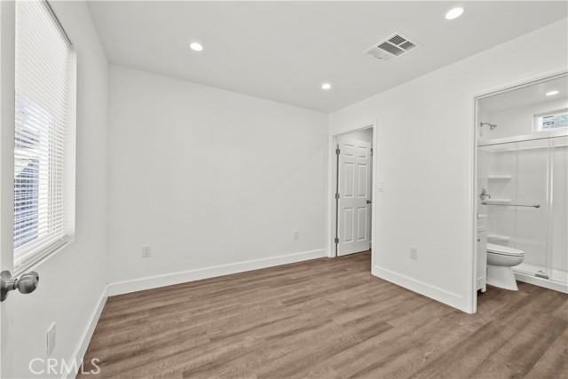 Detail Gallery Image 12 of 18 For 10558 Laurel Canyon Blvd, Pacoima,  CA 91331 - 5 Beds | 3 Baths