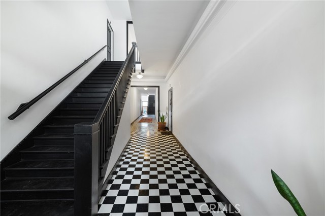 Detail Gallery Image 27 of 39 For 211 S Berendo St #3,  Los Angeles,  CA 90004 - 1 Beds | 1 Baths