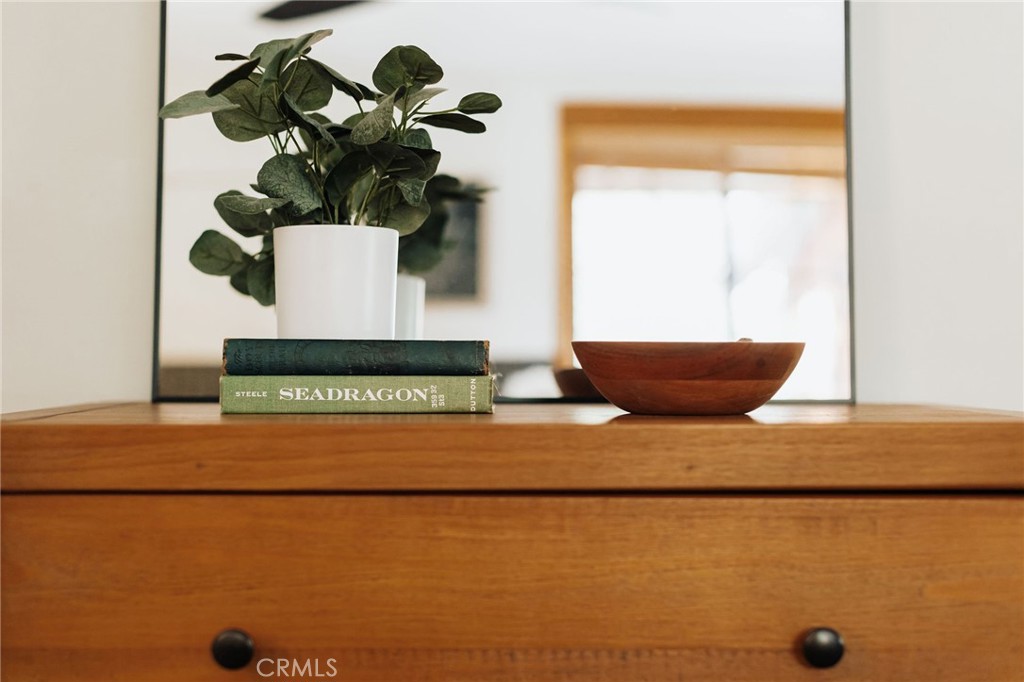 https://media.crmls.org/medias/4f964b80-3726-44fc-baec-0ebdc9d7ae7d.jpg?preset=X-Large