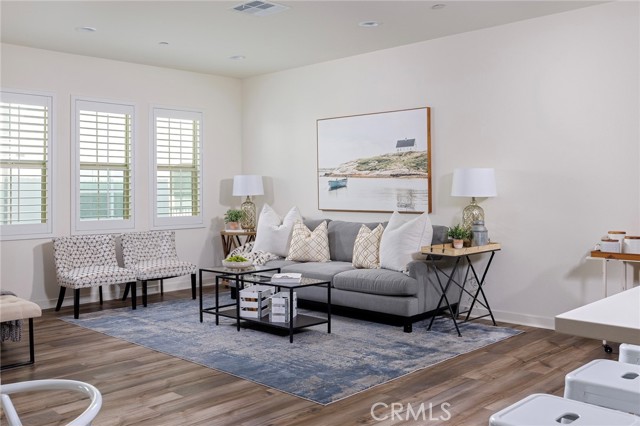 Front Image Thumbnail for CRDW26072341