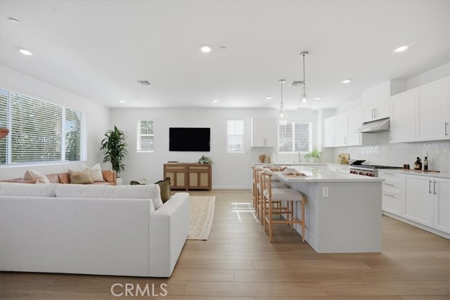 Detail Gallery Image 13 of 48 For 2380 Haley Point Drive #104,  Ventura,  CA 93003 - 4 Beds | 3/1 Baths