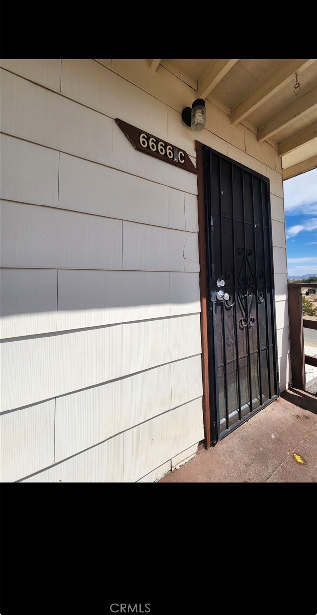 Detail Gallery Image 8 of 13 For 6666 Cholla, Twentynine Palms,  CA 92277 - 3 Beds | 3 Baths