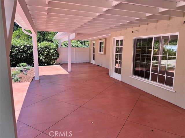 5369 Topeka Drive, Tarzana CA: https://media.crmls.org/medias/4f980c27-7081-4e5e-a5c6-8d0618064308.jpg