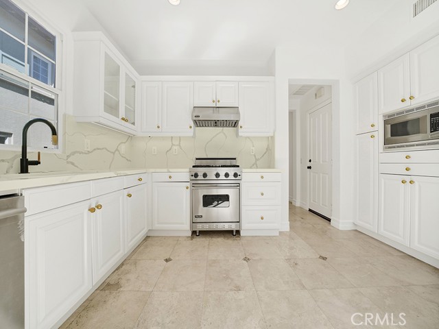 Detail Gallery Image 13 of 32 For 64 Pathstone, Irvine,  CA 92603 - 3 Beds | 2/1 Baths