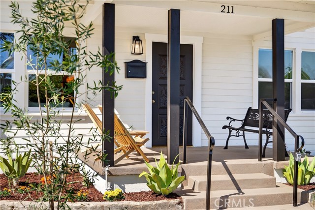 Detail Gallery Image 8 of 37 For 211 N Resh, Anaheim,  CA 92805 - 3 Beds | 3 Baths