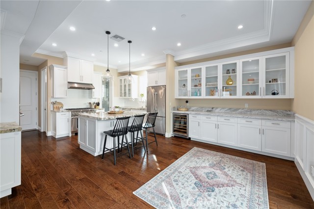 open floor plan with kitchen flowing into dining area