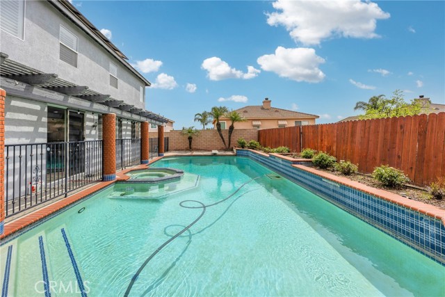 870 E Bermuda Dunes Court, Ontario CA: https://media.crmls.org/medias/4f9b0252-8e78-4528-844a-68387dda1a54.jpg