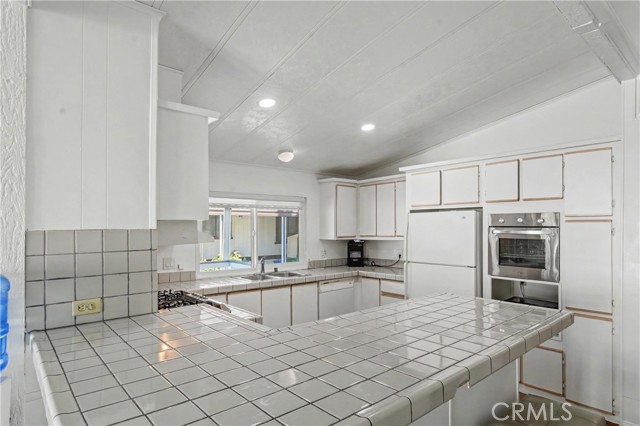 Detail Gallery Image 10 of 22 For 15831 Olden St #37,  Sylmar,  CA 91342 - 4 Beds | 2 Baths