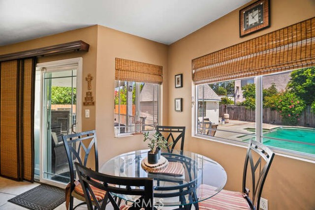 732 Cordova Avenue, Glendale CA: https://media.crmls.org/medias/4f9b1df9-44f6-4270-8862-bf79a94e12ef.jpg