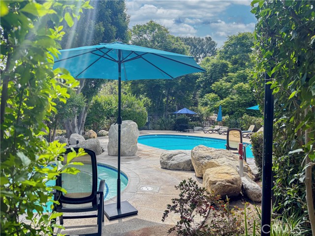 Detail Gallery Image 33 of 39 For 16 Lakepines, Irvine,  CA 92620 - 2 Beds | 1/1 Baths