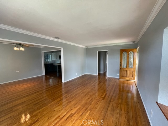 4032 Elsa Street, Lakewood CA: https://media.crmls.org/medias/4f9c4fce-2682-4fbd-bc73-d4c30eeef85b.jpg