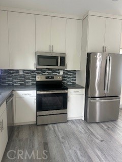 Detail Gallery Image 7 of 31 For 6506 N. White Oak Ave, Van Nuys,  CA 91406 - 3 Beds | 2/1 Baths