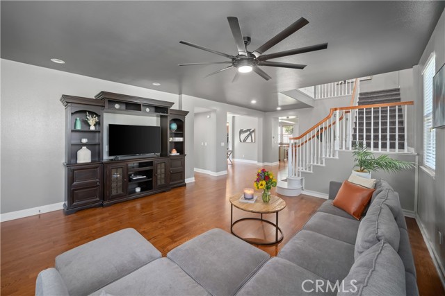 221 Silver Oak Drive, Paso Robles CA: https://media.crmls.org/medias/4f9c7291-9a91-4c5e-a57b-dd983f4e6b21.jpg