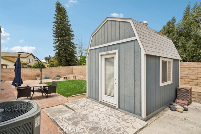Detail Gallery Image 16 of 18 For 2925 Greenbriar Dr, Ontario,  CA 91761 - 4 Beds | 2 Baths