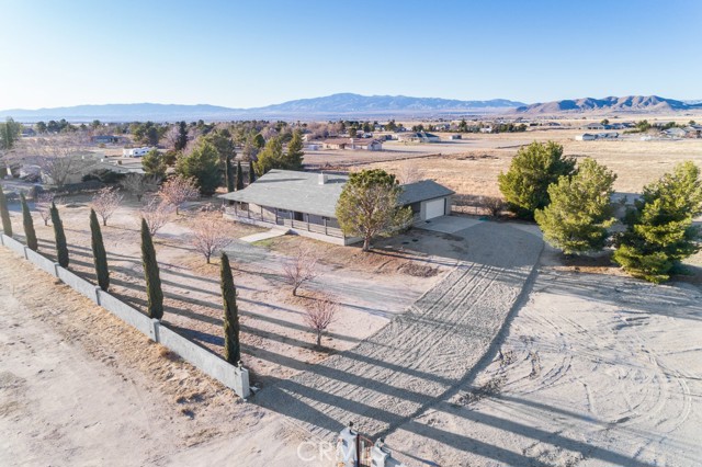 7087 W Avenue A, Rosamond CA: https://media.crmls.org/medias/4f9d0d12-7dd3-42d4-b4e3-7e6b9a3cc8b6.jpg