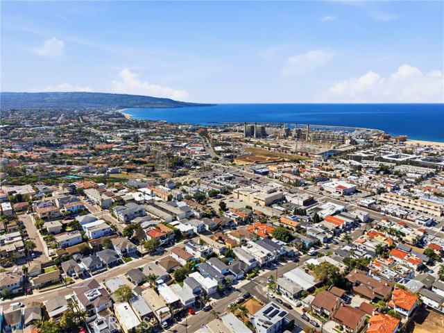 1002 3rd St, Hermosa Beach, California 90254, 4 Bedrooms Bedrooms, ,2 BathroomsBathrooms,Residential,For Sale,3rd St,SB26070138