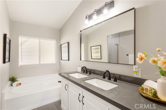 32623 Patita Lane, Winchester CA: https://media.crmls.org/medias/4f9ee5bf-0bdd-4435-b7c1-3e13a9e85fa8.jpg
