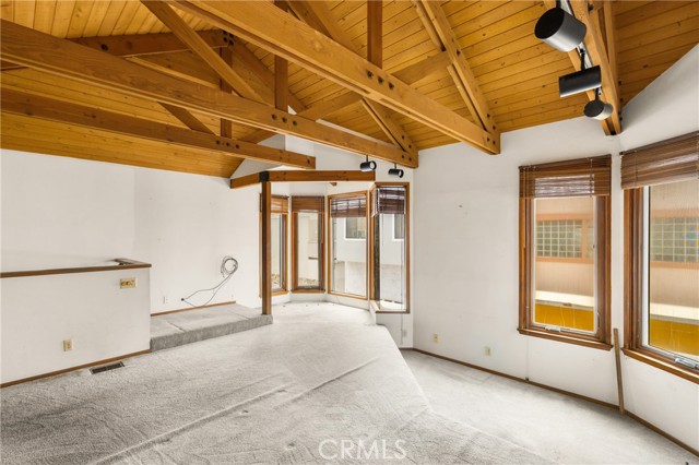 51 B Surfside Avenue, Surfside CA: https://media.crmls.org/medias/4f9f1841-a9a1-44be-aa2a-d63a01e33a62.jpg