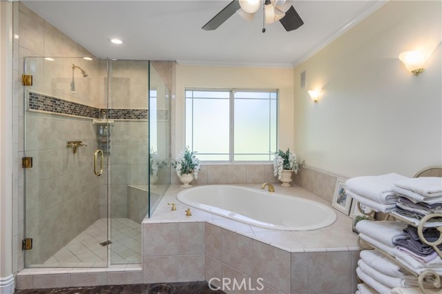 Detail Gallery Image 13 of 29 For 13542 Ashbrook Ln, Moorpark,  CA 93021 - 4 Beds | 3/1 Baths