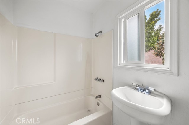 1631 W 11th Place, Los Angeles CA: https://media.crmls.org/medias/4f9feadb-550a-4513-bb22-be270c96c6a9.jpg