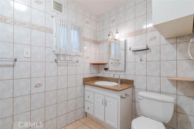 Detail Gallery Image 16 of 32 For 1716 3/4 Winona Bld, Los Angeles,  CA 90027 - 2 Beds | 2 Baths