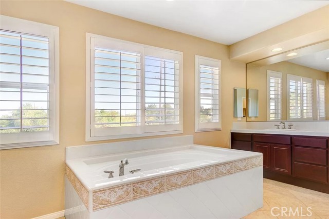 Detail Gallery Image 21 of 34 For 8017 Armagosa Dr, Riverside,  CA 92508 - 4 Beds | 3/1 Baths