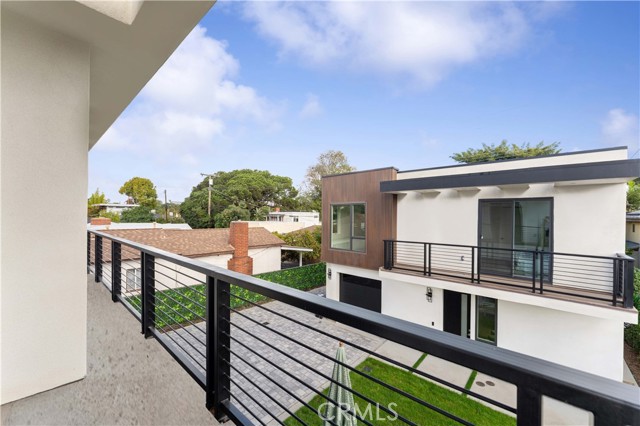 Detail Gallery Image 44 of 70 For 3932 S Minerva Ave, Los Angeles,  CA 90066 - 6 Beds | 6/1 Baths