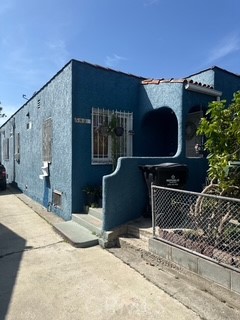 Detail Gallery Image 2 of 4 For 582 E 67th, Inglewood,  CA 90302 - 4 Beds | 2 Baths